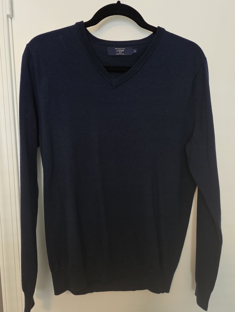 J.Crew Men's Dark Navy Merino Wool Slim Fit V-Neck Sweater. Medium